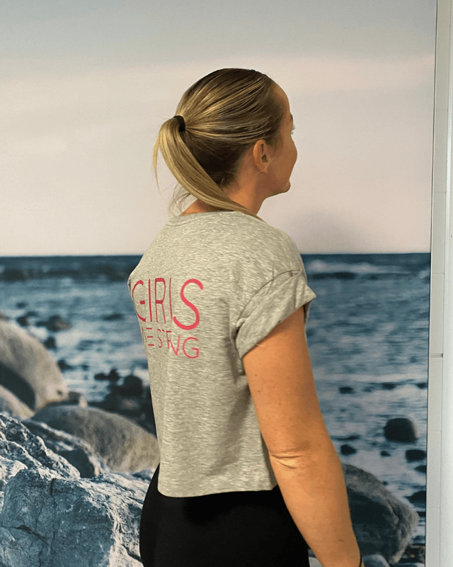 GRETTEL Crop top grå